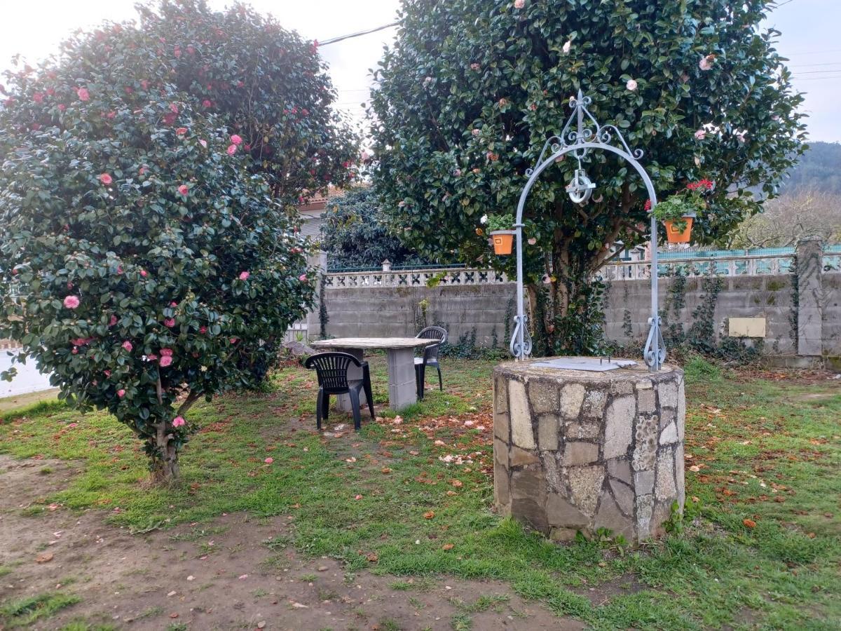 Acogedora Casa De Campo Neda Exteriör bild